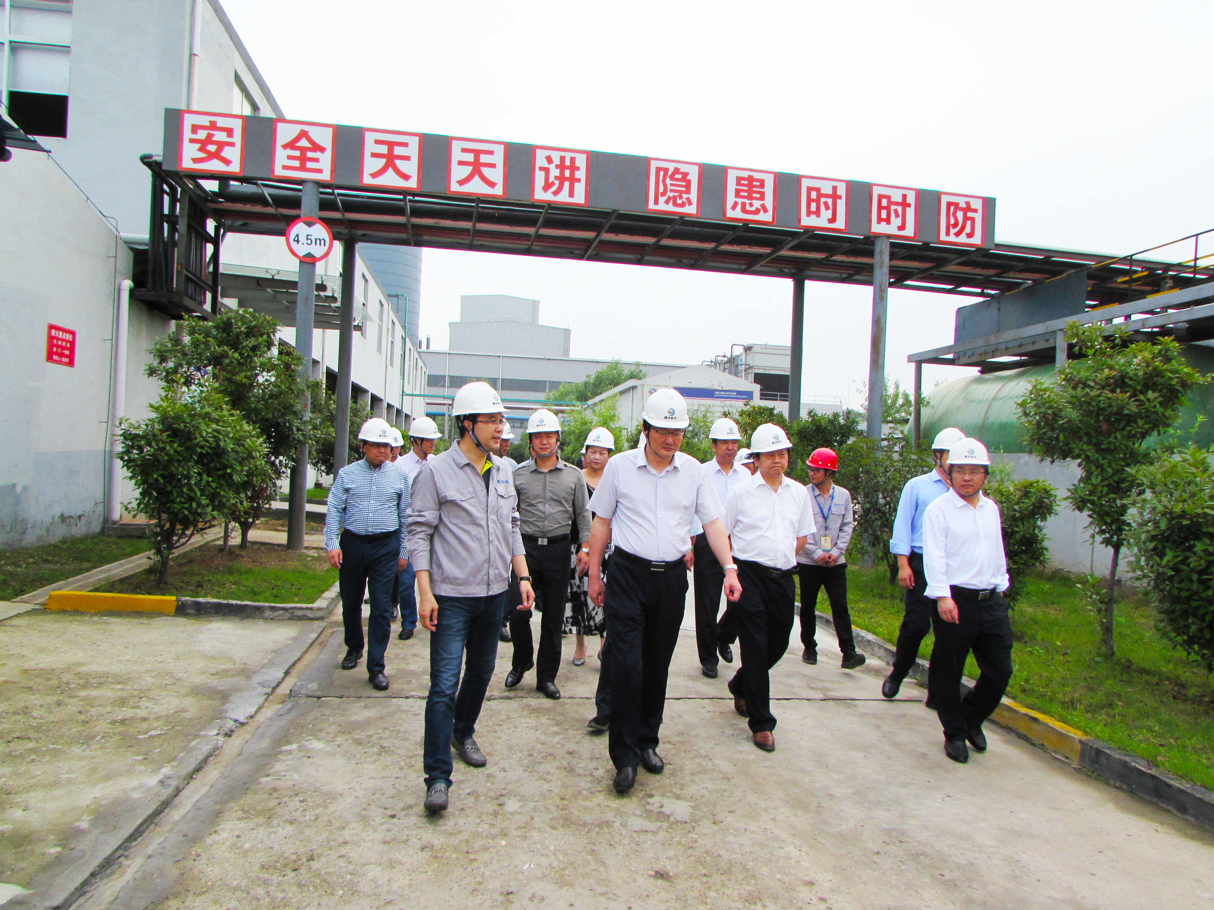 羅文江副市長(cháng)視察我司優(yōu)化升級工作.jpg